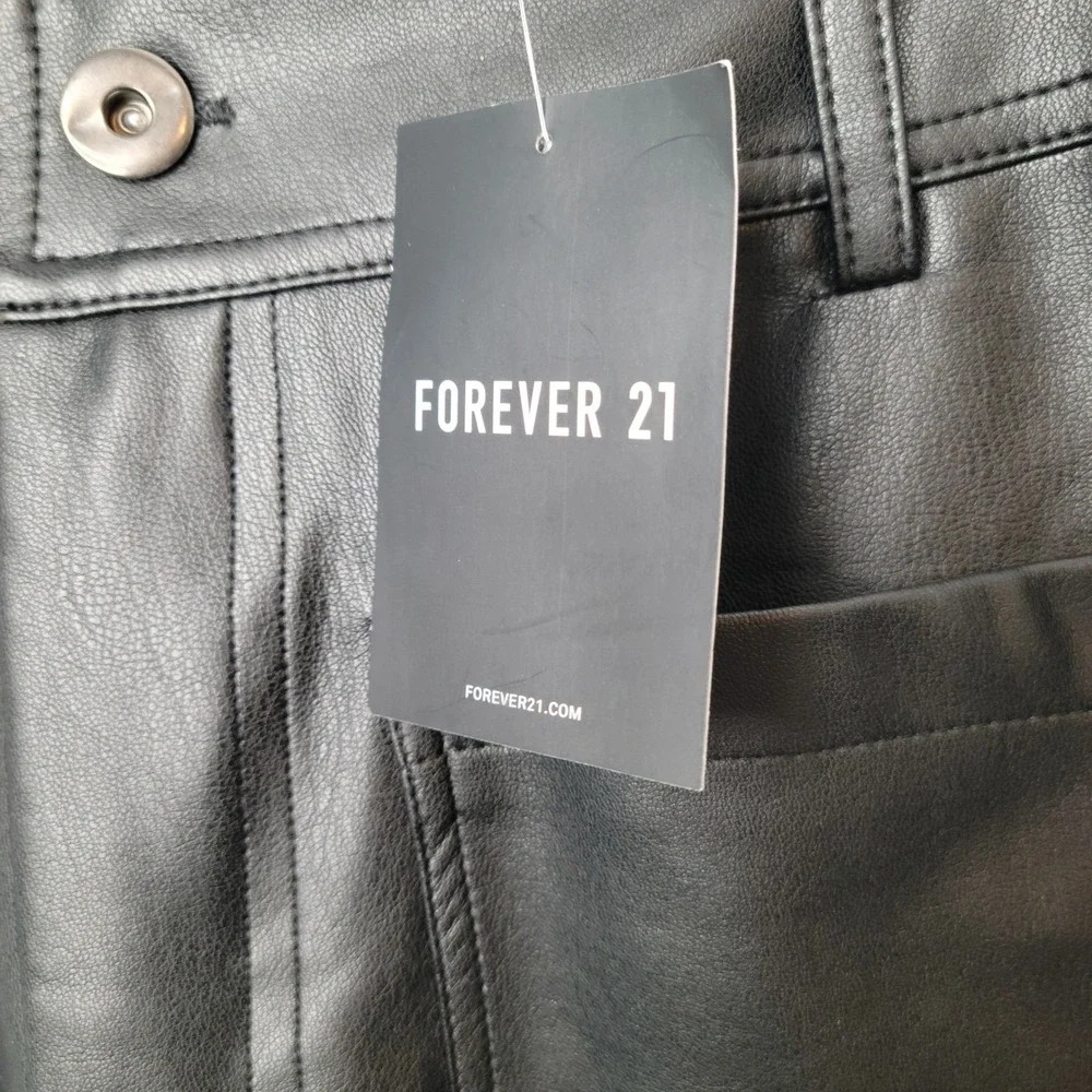 Forever 21 Faux Leather Wide Leg Pants Women's Size L Black NWT Rockabilly  Star - Picture 2 of 12